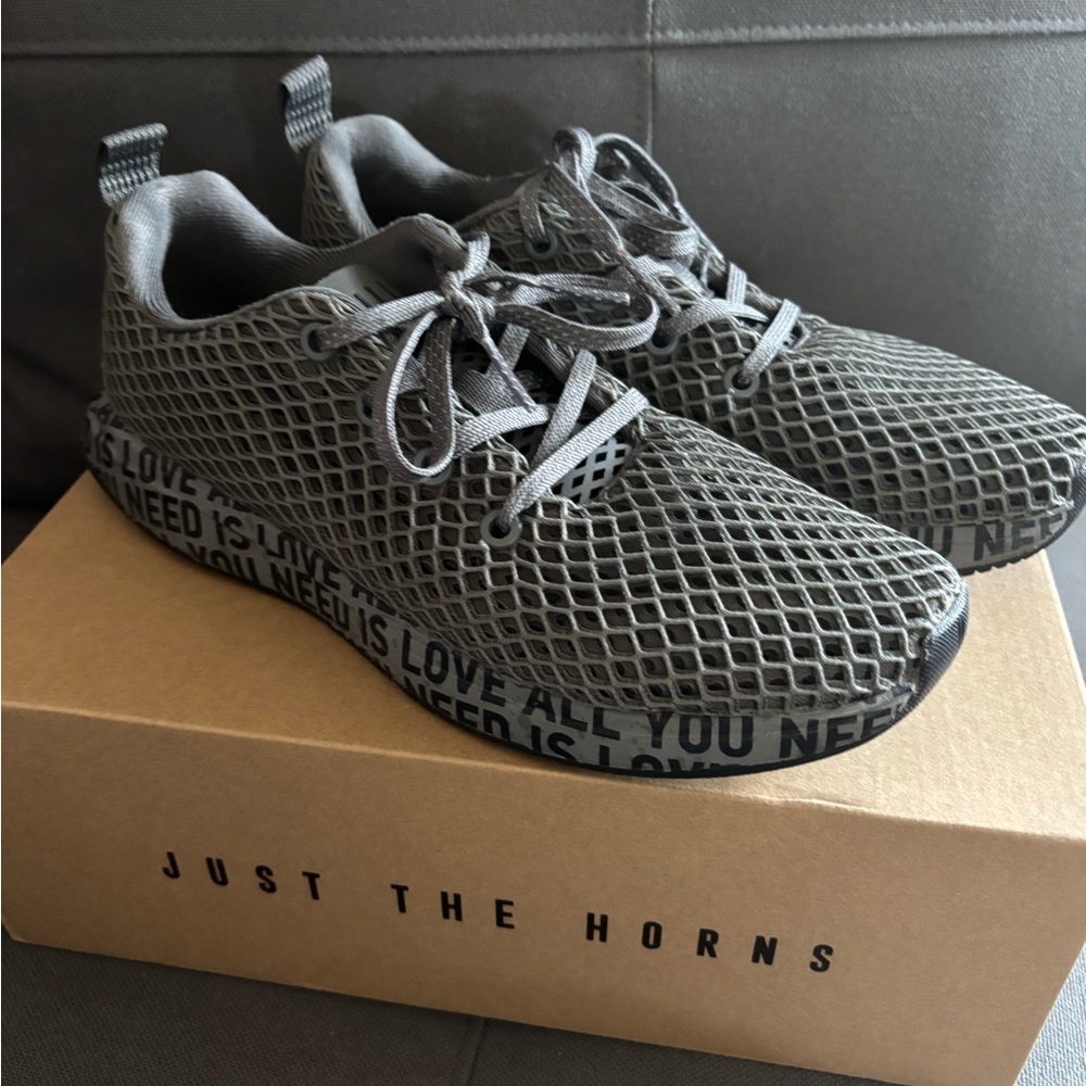 All you needs is love Mesh Runners